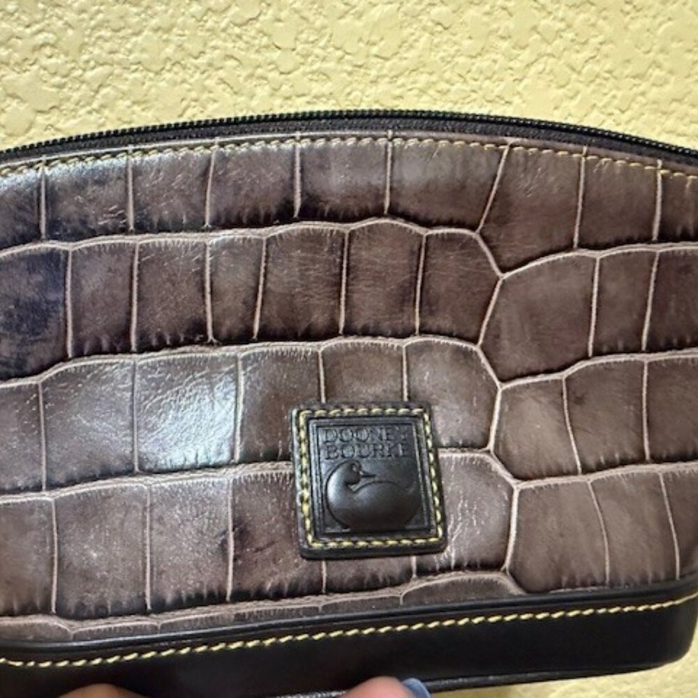 NWOT: Dooney & Bourke Women's Alligator Embossed Style Domed Cosmetic Bag
